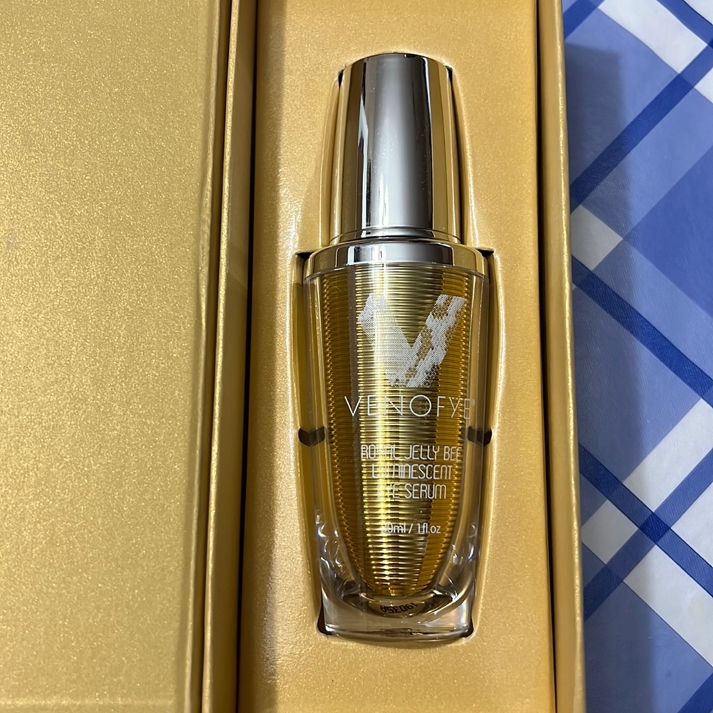 Venofye Royal jelly bee luminescent eye serum